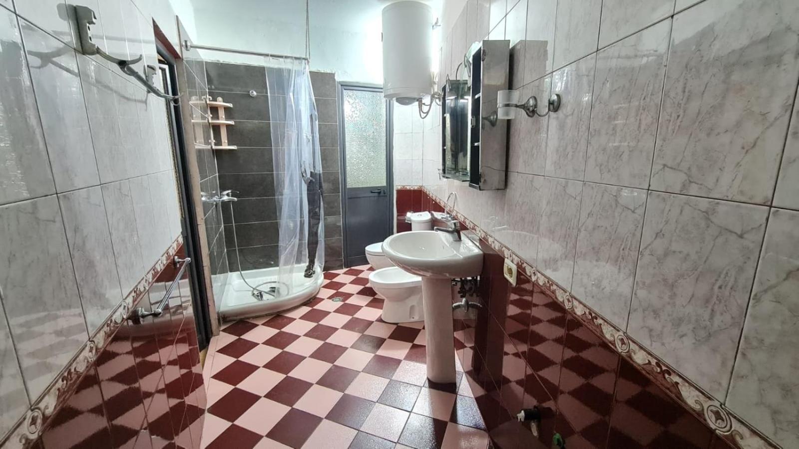 Calmly, Spacious Apartment Next To Usa Embassy Тирана Екстериор снимка