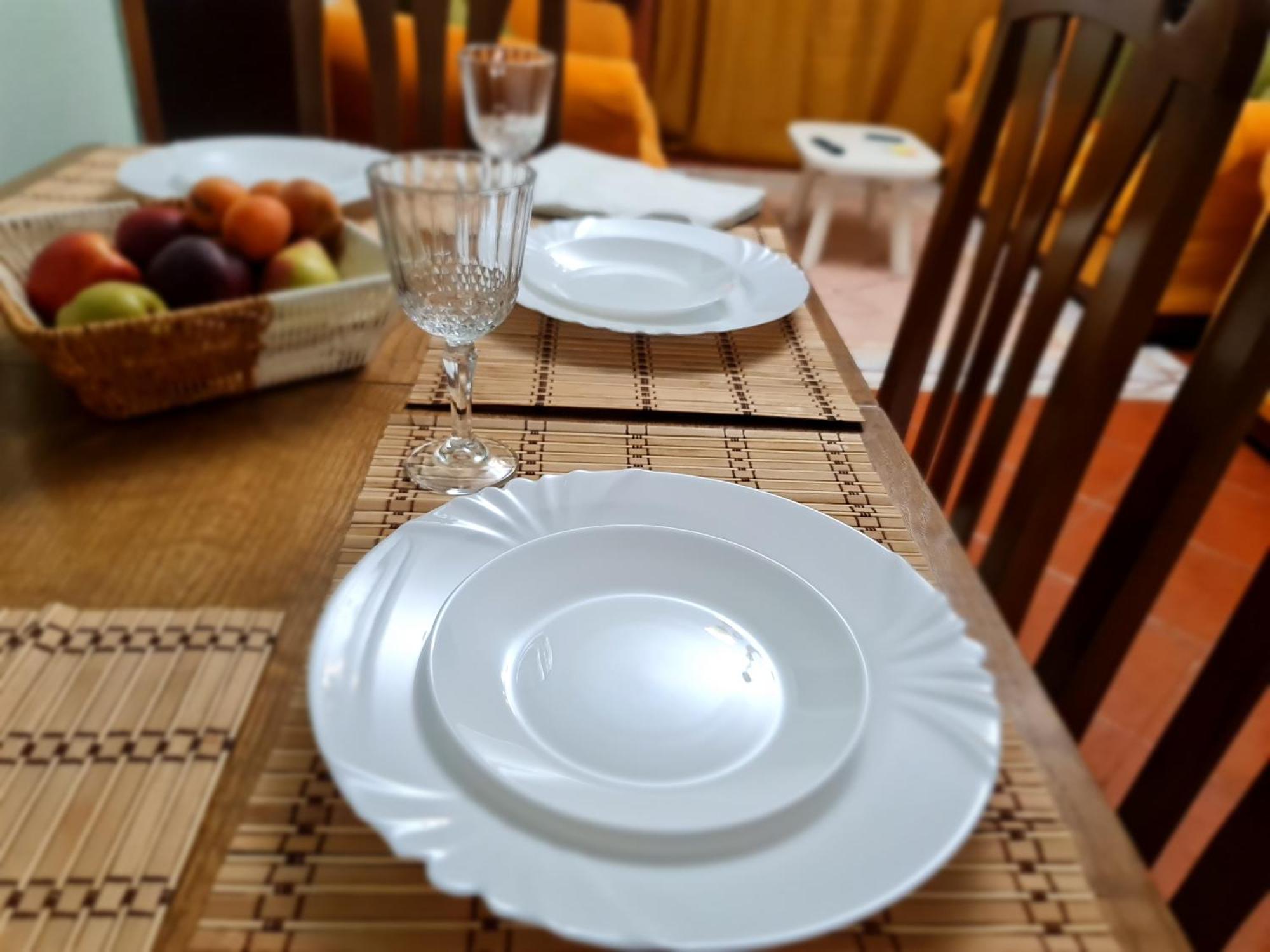 Calmly, Spacious Apartment Next To Usa Embassy Тирана Стая снимка