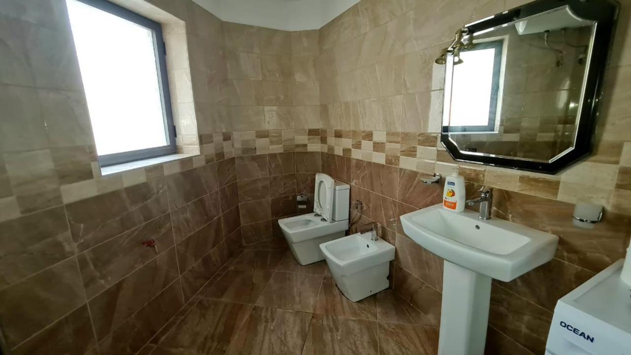 Calmly, Spacious Apartment Next To Usa Embassy Тирана Екстериор снимка