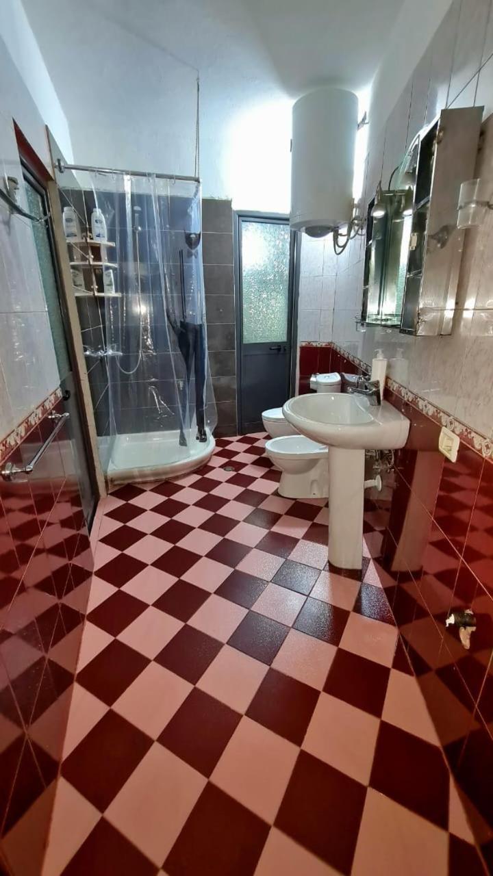 Calmly, Spacious Apartment Next To Usa Embassy Тирана Екстериор снимка
